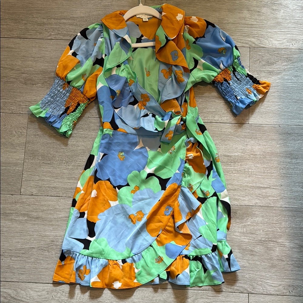 NEW Topshop Floral Wrap Dress with Puff Sleeves perfect for Europe size 6
